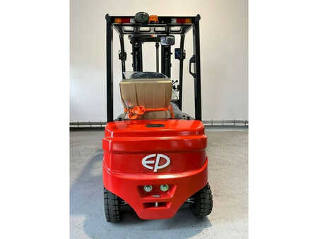 Chariot 4 roues électrique 2023  EP Equipment EFL253-B met een hefhoogte van 4,8 meter (4) 