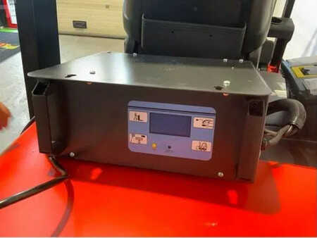 Electric - 4 wheels 2025  EP Equipment EFL 302 (3000KG) (25)
