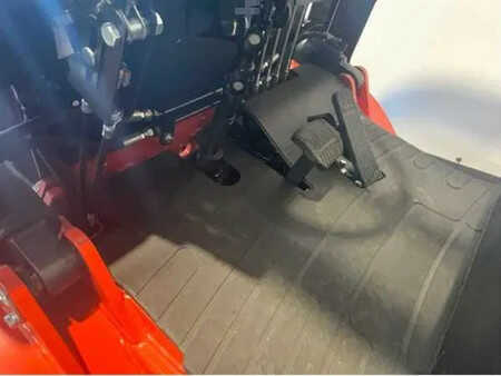 Electric - 4 wheels 2025  EP Equipment EFL 302 (3000KG) (7)