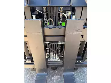 Empilhador diesel 2026  EP Equipment EFXZ351-H - 4,8M - Triplex - Freelift - Sideshift (18)