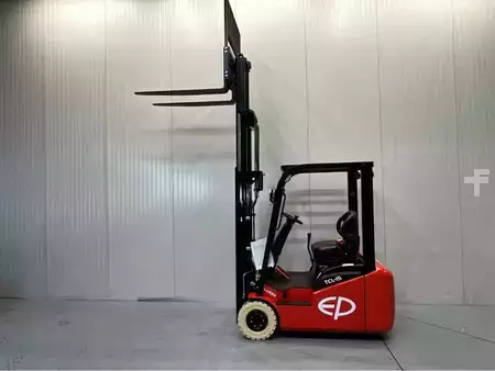 Empilhador diesel 2026  EP Equipment TCL152 - 4,5M Triplex - Freelift - Sideshift (21)