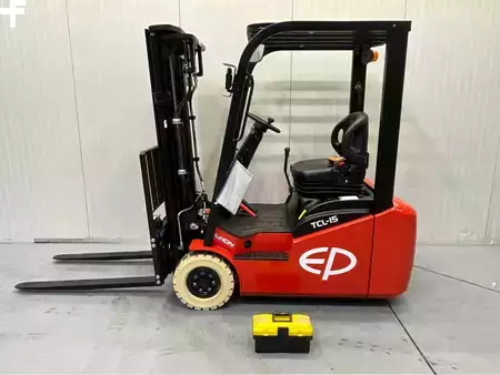 Empilhador diesel 2026  EP Equipment TCL152 - 4,5M Triplex - Freelift - Sideshift (23)