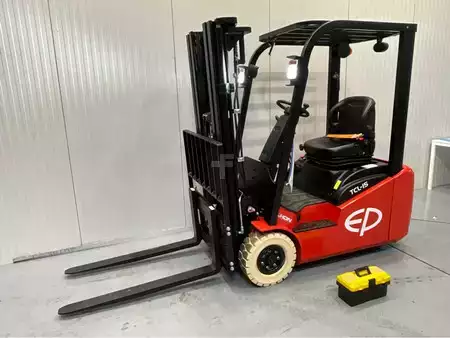Empilhador diesel 2026  EP Equipment TCL152 - 4,5M Triplex - Freelift - Sideshift (4)