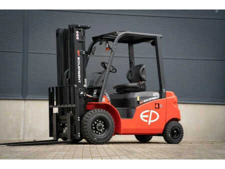 Elektro čtyřkolový VZV 2025 EP Equipment EFL253 S elektrische heftruck (2.500 kg) (1)