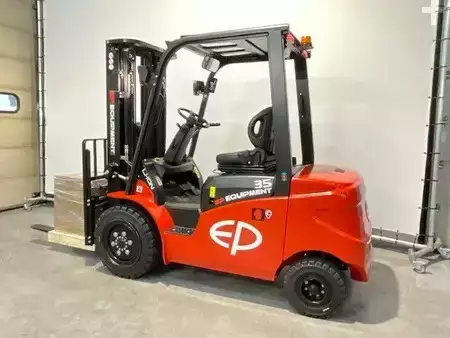 Chariots électriques à 4 roues 2026  EP Equipment EFL 353 li-ion met een hefhoogte van 4,80m (2)