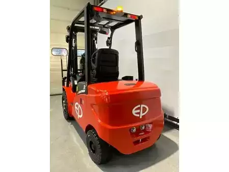 Chariots électriques à 4 roues 2026  EP Equipment EFL 353 li-ion met een hefhoogte van 4,80m (5)
