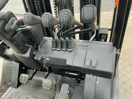 Diesel Forklifts 2025  EP Equipment CPCD25T8 hefhoogte 4,80 meter (16)