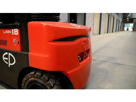 Elektro čtyřkolový VZV 2025 EP Equipment CPD18FVL elektrische heftruck (1.800 kg) (3)