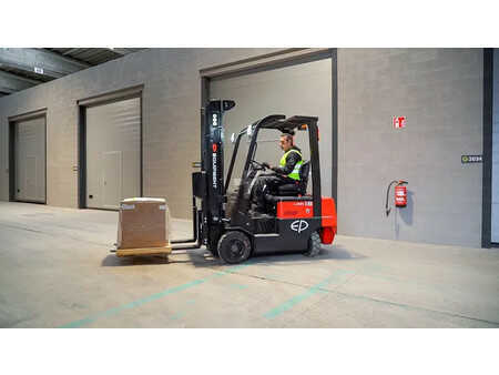 Electric - 4 wheels 2025  EP Equipment CPD18FVL elektrische heftruck (1.800 kg) (6)
