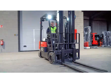 Electric - 4 wheels 2025  EP Equipment CPD18FVL elektrische heftruck (1.800 kg) (8)