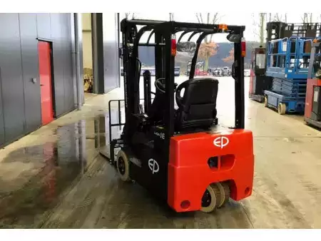 Chariots électriques à 3 roues 2026  EP Equipment CPD18TVL elektrische heftruck (1.800 kg) (2)