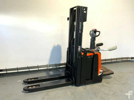 Ruční vysokozdvižný vozík 2016 BT SPE 120L (1)