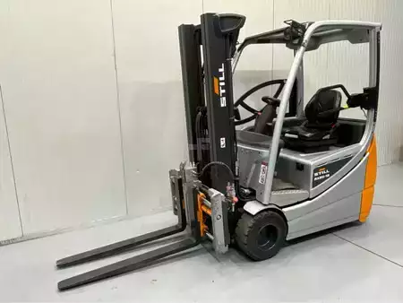 Dieseltrukki 2019  Still RX20-18 - 4,5M - Triplex - Vorkenversteller - Freelift - Sideshift (1)