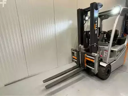 Dieseltrukki 2019  Still RX20-18 - 4,5M - Triplex - Vorkenversteller - Freelift - Sideshift (15)