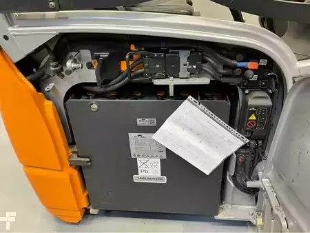 Dieseltrukki 2019  Still RX20-18 - 4,5M - Triplex - Vorkenversteller - Freelift - Sideshift (17)