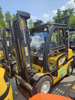 Carrelli elevatori diesel 2016  Yale GDP30VX (1)
