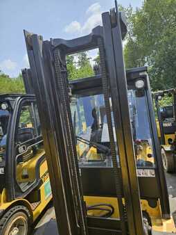 Carrelli elevatori diesel 2016  Yale GDP30VX (3)