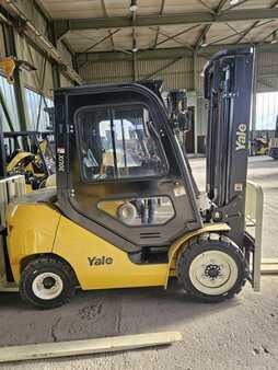 Carretilla elevadora diésel 2023  Yale GDP30UX (2)