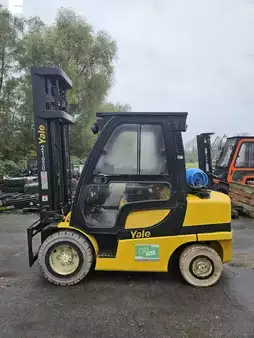 LPG Forklifts 2015  Yale GLP35VX (2)