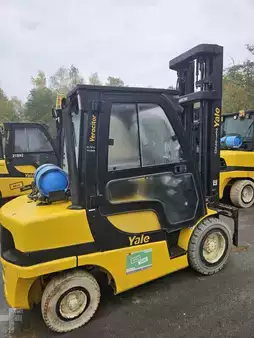 LPG Forklifts 2015  Yale GLP35VX (4)