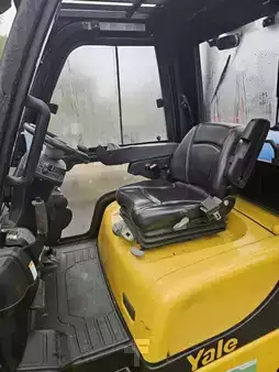 LPG Forklifts 2015  Yale GLP35VX (7)