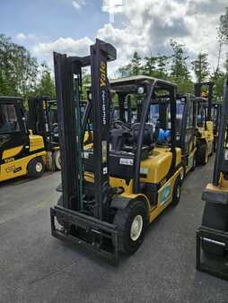 Treibgasstapler 2016  Yale GLP25VX (1)