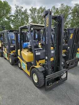 Treibgasstapler 2016  Yale GLP25VX (2)