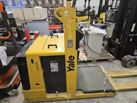 Wózki do komisjonowania pionowego 2018  Yale MO10E (1)