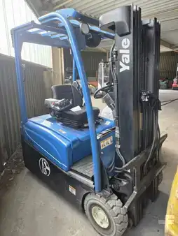 Elektromos 4 kerekű 2022  Yale ERP16VT LWB (1)