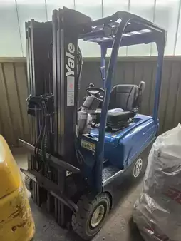 Elektromos 4 kerekű 2022  Yale ERP16VT LWB (3)