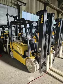 Elektromos 4 kerekű 2023  Yale ERP35VL (2)
