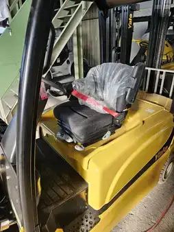 Elektromos 4 kerekű 2023  Yale ERP35VL (4)