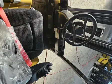 Elektromos 4 kerekű 2023  Yale ERP35VL (5)