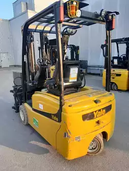 Elektryczne 3-kołowe 2024  Yale ERP20VT LWB (3)