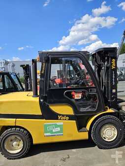 Diesel Forklifts 2017  Yale GDP55VX (3)