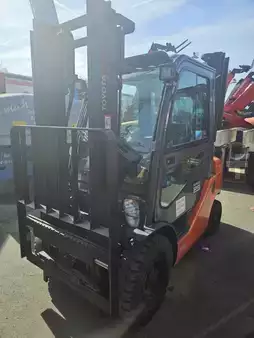Treibgasstapler 2016  Toyota 02-8FGF-25 (2)