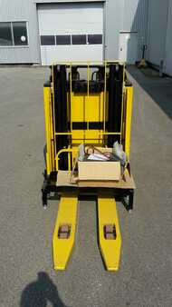 Horizontal Order Pickers 2012  Yale MS12S (3)