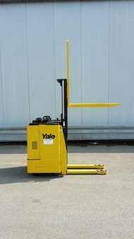 Horizontal Order Pickers 2012  Yale MS12S (7)