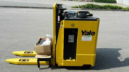 Horizontal Order Pickers 2012  Yale MS12S (8)
