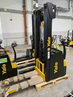 Ruční vysokozdvižný vozík 2022  Yale MS12IL (3)