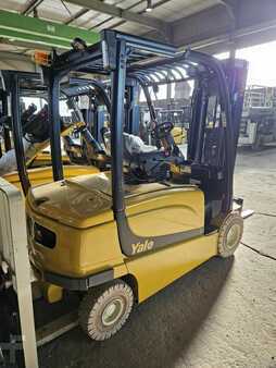 Chariots électriques à 4 roues 2023  Yale ERP35VL (3)