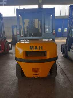 Diesel Forklifts 2005  M-H CPCD45 (3)