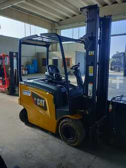 Eléctrica de 4 ruedas 2017  CAT Lift Trucks EP25CN (4)