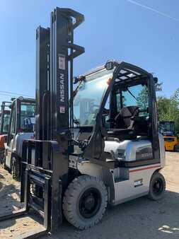 Propane Forklifts 2007  Nissan PD01A18PQ (3)