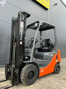 Gasoltruck 2015  Toyota 02-8FGF15 (4)