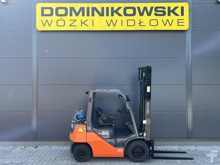 LPG Forklifts 2014  Toyota 02-8FGF20 (1)