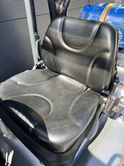 Carrello elevatore a gas 2003  Nissan UD02A25PQ (8)