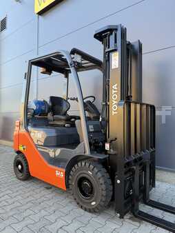 Gasoltruck 2016  Toyota 02-8FGF15 (3)