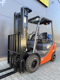 Gasoltruck 2016  Toyota 02-8FGF15 (4)