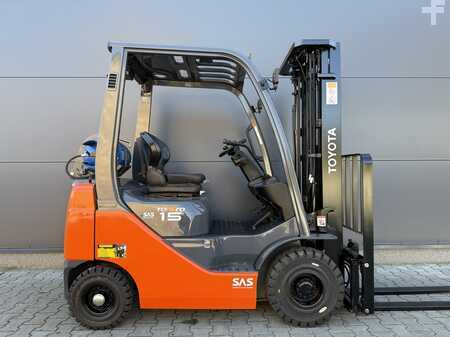 Gasoltruck 2016  Toyota 02-8FGF15 (2)